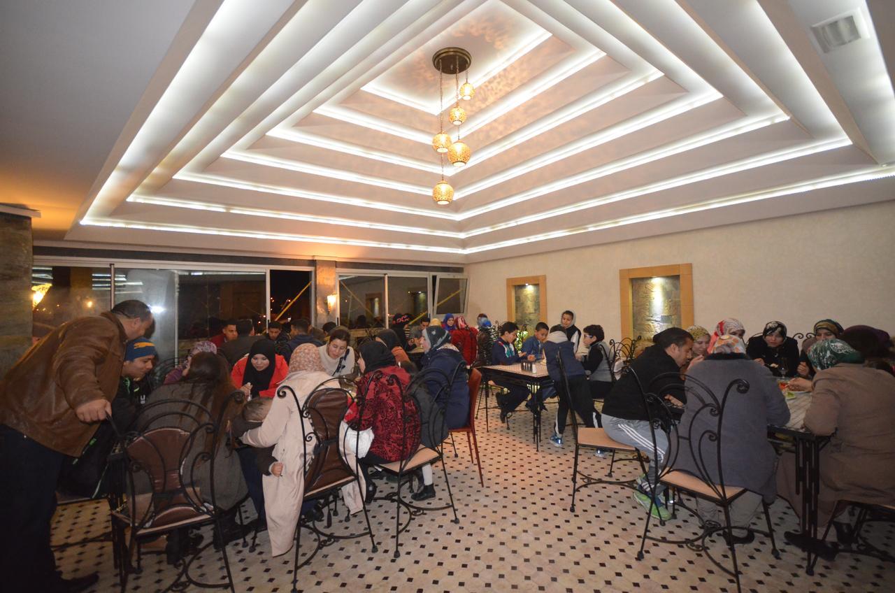 Hotel-Cafe-Restaurant Pyramides, Таза Экстерьер фото